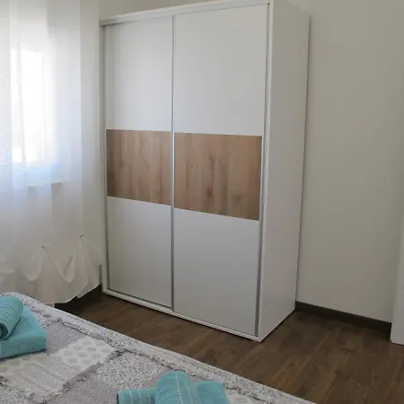 M&T Apartman Nin Exterior photo
